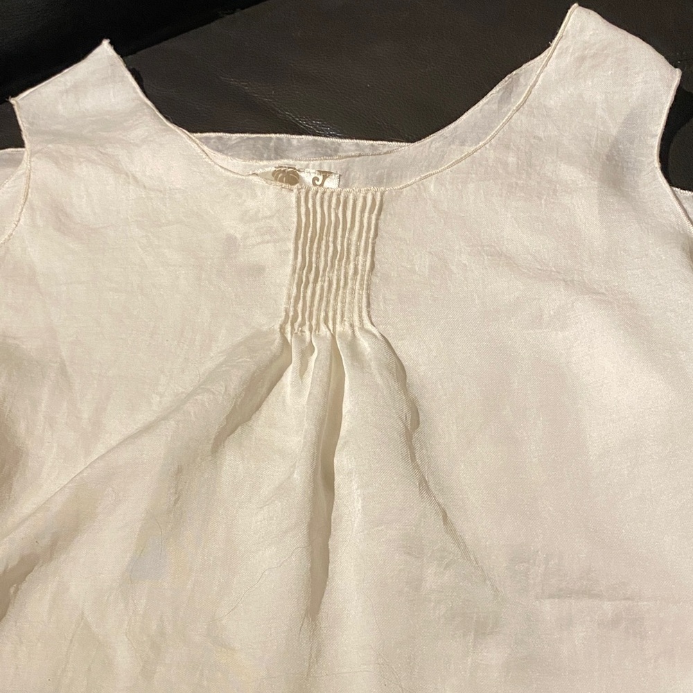 Ivory  Crème  Sleeveless Top small satin